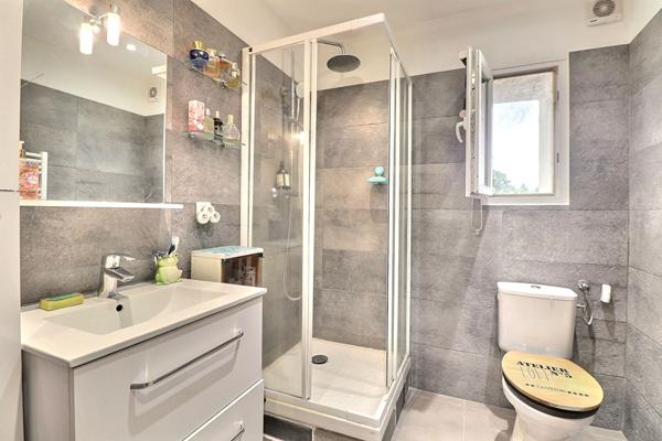 REZ DE JARDIN TYPE 3 / JARDIN / BUANDERIE / STATIONNEMENTS