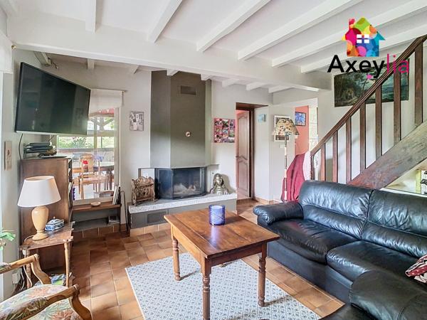 Saint-Bonnet-des-Quarts (42310) A VENDRE - SAINT-BONNET-DES-QUARTS - MAISON EN PIERRES SUR TERRAIN AVEC PISCINE ET JARDIN