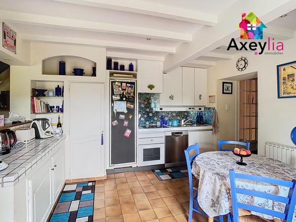 Saint-Bonnet-des-Quarts (42310) A VENDRE - SAINT-BONNET-DES-QUARTS - MAISON EN PIERRES SUR TERRAIN AVEC PISCINE ET JARDIN