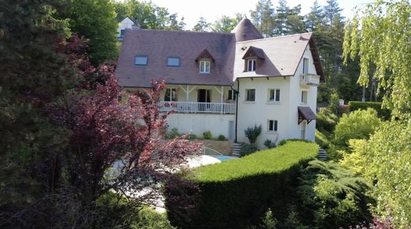 Maison
         7 pièces
        - 180 m² Bien prestige 550 000 € *