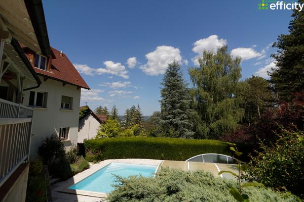 Maison
         7 pièces
        - 180 m² Bien prestige 550 000 € *