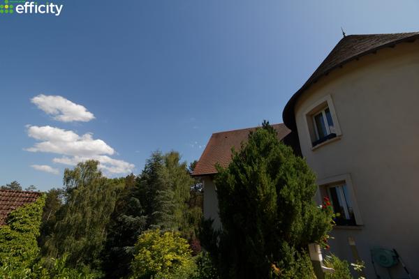 Maison
         7 pièces
        - 180 m² Bien prestige 550 000 € *