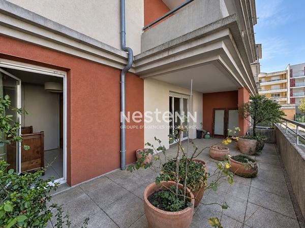 A VENDRE:  Appartement T2 d'environ 45,19 m² en rez-de-chaussée avec terrasse et 3 parkings ? Muret