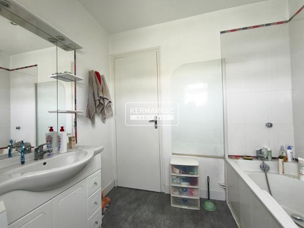 Appartement 2 pièces – 42 m² environ à Vannes (ref : 100872-AV)