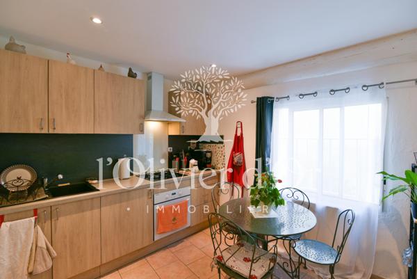 Valréas (84600) Maison de village rénovée d'environ 78m²