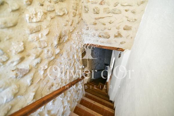 Valréas (84600) Maison de village rénovée d'environ 78m²