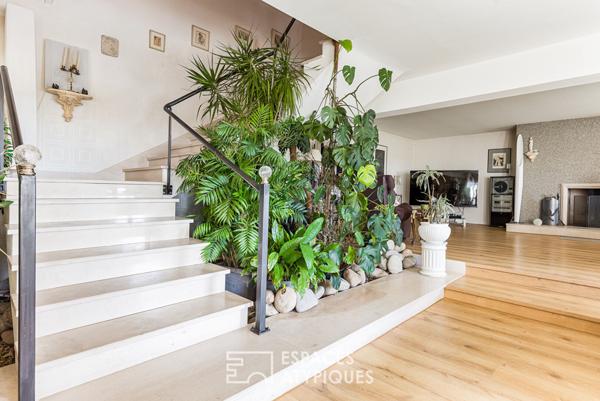 Maison de caractère aux volumes contemporains à Castelginest