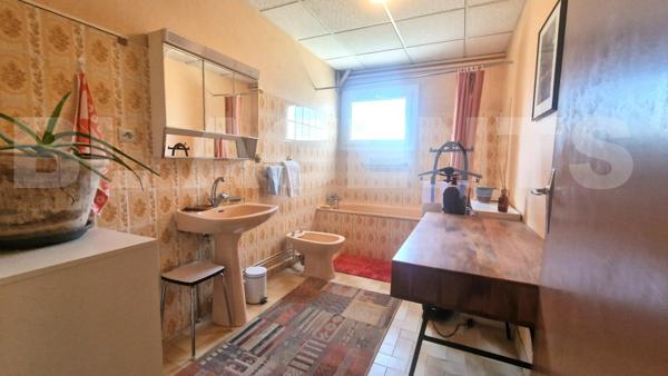 🏡 À vendre – Spacieuse maison 220 m² avec garage et jardin – Moissac