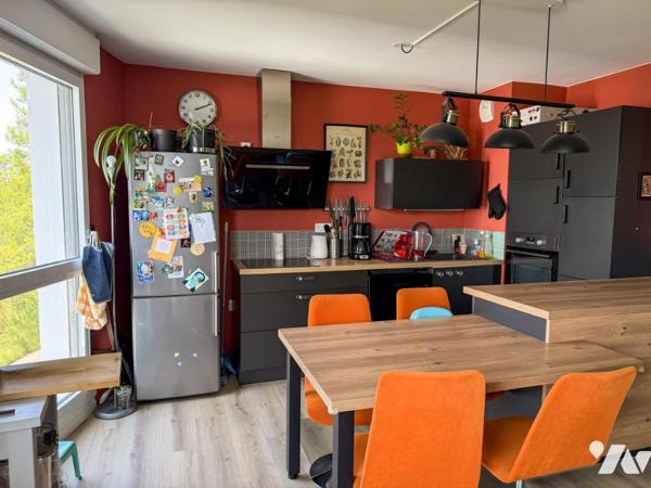 ST HERBLAIN VAL DE CHEZINE - APPARTEMENT T4 EN ETAGE ÉLEVÉ AVEC TERRASSE, CELLIER ET DEUX PARKINGS