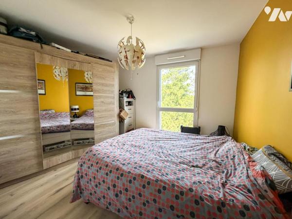 ST HERBLAIN VAL DE CHEZINE - APPARTEMENT T4 EN ETAGE ÉLEVÉ AVEC TERRASSE, CELLIER ET DEUX PARKINGS
