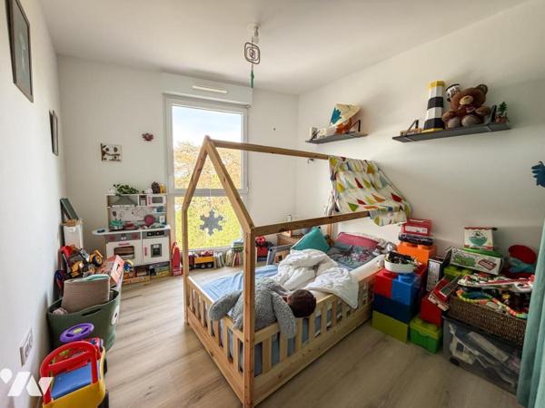ST HERBLAIN VAL DE CHEZINE - APPARTEMENT T4 EN ETAGE ÉLEVÉ AVEC TERRASSE, CELLIER ET DEUX PARKINGS
