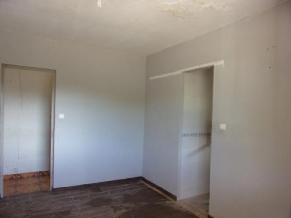 A VENDRE - SAINT-FRANCOIS MAISON A RENOVER DE TYPE T4