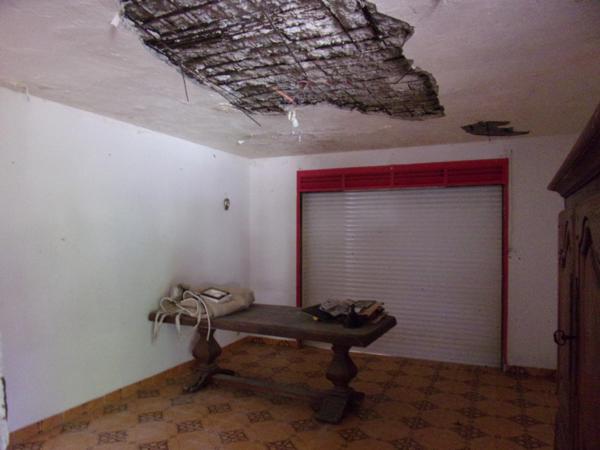 A VENDRE - SAINT-FRANCOIS MAISON A RENOVER DE TYPE T4