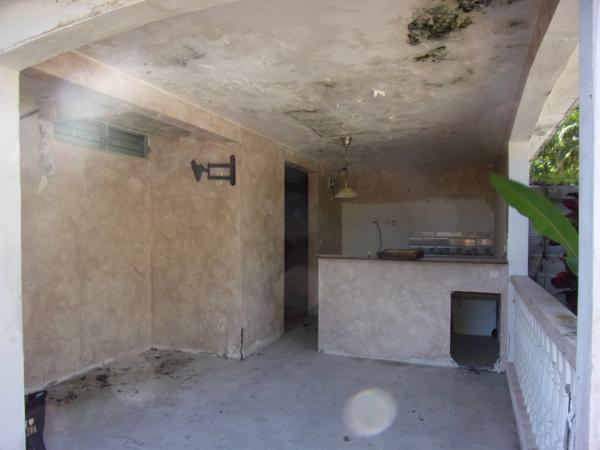 A VENDRE - SAINT-FRANCOIS MAISON A RENOVER DE TYPE T4