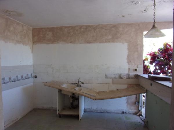 A VENDRE - SAINT-FRANCOIS MAISON A RENOVER DE TYPE T4