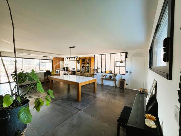 Maison contemporaine de 221 m²