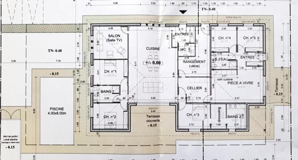 Dans un environnement calme et verdoyant, cette belle propriété de 2021 offre 221 m² habitables sur un terrain de 807 m², pensée pour une grande famille avec la possibilité d’accueillir parents, ados ou générer un complément de revenus.

🏡 La maison principale – 160 m²
Spacieuse et lumineuse, elle bénéficie de prestations haut de gamme : chauffage au sol, piscine chauffée, cuisine équipée, four à pain, arrosage automatique, matériaux de qualité. Exposition plein Sud, 5 chambres, terrasse, 2 places de parking. Une maison clé en main, sans travaux.

🏠 Le T3 indépendant – 61 m²
Entièrement autonome, il offre une vraie flexibilité : logement pour un parent ou un grand enfant, bureau/cabinet professionnel, ou mise en location — dernier loyer pratiqué : 1 121 €/mois charges comprises.

🌿 Le terrain – 807 m²
Clôturé et arboré, avec accès sécurisé. Un espace extérieur généreux qui profite du cadre préservé de Mios, aux portes du Bassin d’Arcachon et à moins de 15 minutes des plages.

📋 En résumé
Surface totale : 221 m² | Terrain : 807 m² | Année : 2021 | DPE : A | Charges énergétiques estimées : 730–1 030 €/an

Honoraires à la charge du vendeur. Visite sur rendez-vous.

Damien Signoret, RSAC 532045341
BSK immobilier carte n°CP31012018000 030 369 CCI de Toulouse