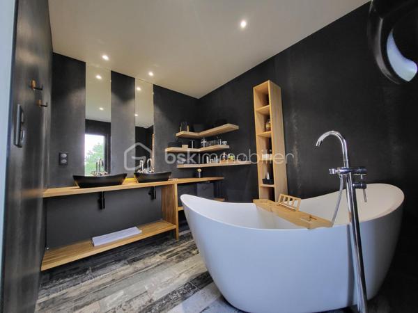 Maison contemporaine de 221 m²