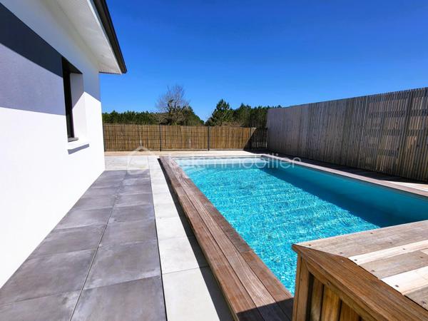 Maison contemporaine de 221 m²