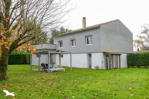 Maison à vendre |  Dompierre-sur-Mer |  8 pièces | 150 m²