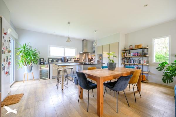 Maison à vendre |  Dompierre-sur-Mer |  8 pièces | 150 m²