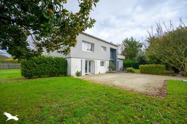 Maison à vendre |  Dompierre-sur-Mer |  8 pièces | 150 m²