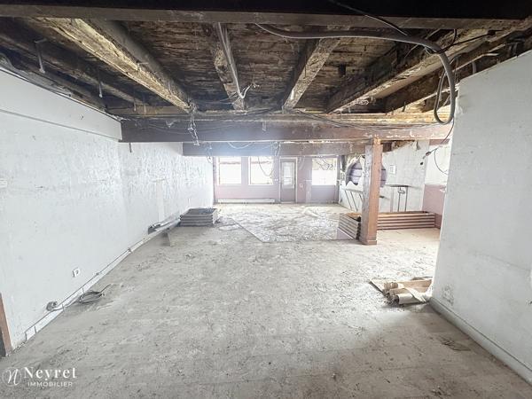 Place grenette locale commercial de 161,14m2 divisible