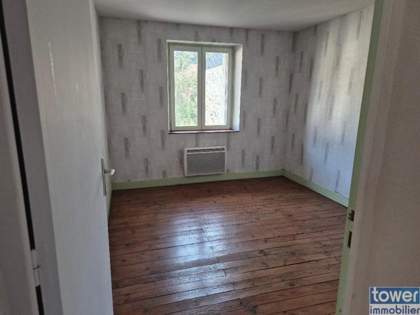 IMMEUBLE ANCIEN AVEC JARDIN