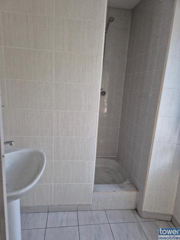 IMMEUBLE ANCIEN AVEC JARDIN