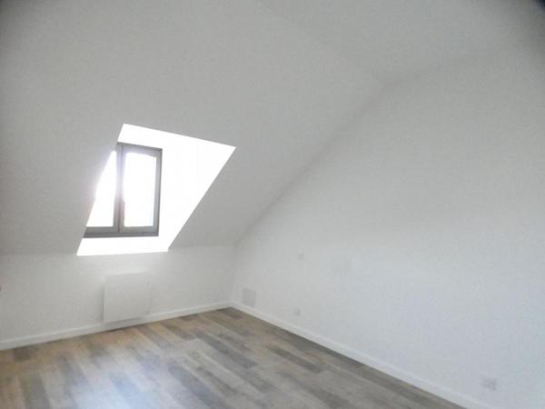 Maison renovée entirement à Montignac Lascaux avec 3 chambres, bureau et jardin