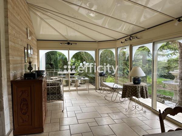 Maison 8 pièces - 302 m²