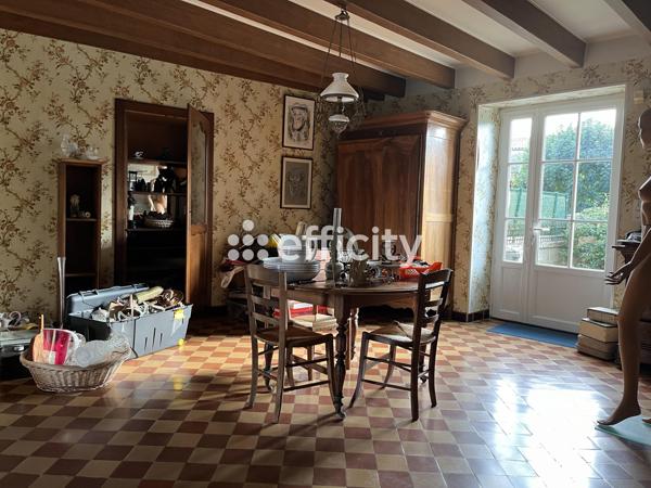 Maison 8 pièces - 302 m²