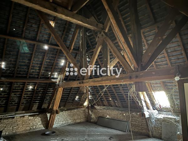 Maison 8 pièces - 302 m²