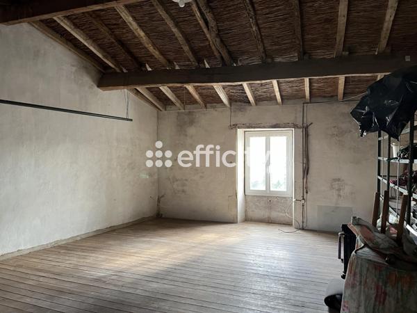 Maison 8 pièces - 302 m²