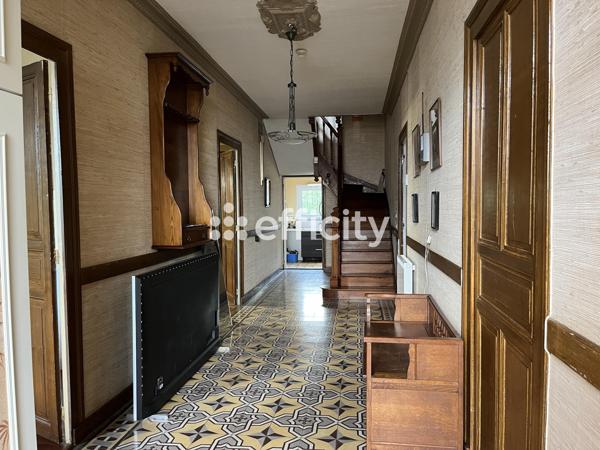 Maison 8 pièces - 302 m²