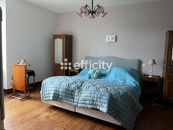 Maison 8 pièces - 302 m²