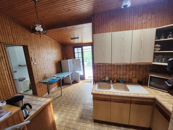 Luçon (85400) Maison au calme en centre ville de Luçon avec jardin et dépendance