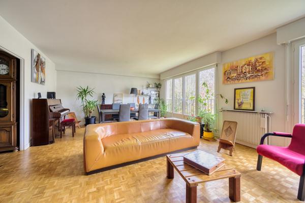 CHAVILLE - Dernier étage appartement familiale traversant de 5 pièces. 565 000 € **  - Référence  753-C