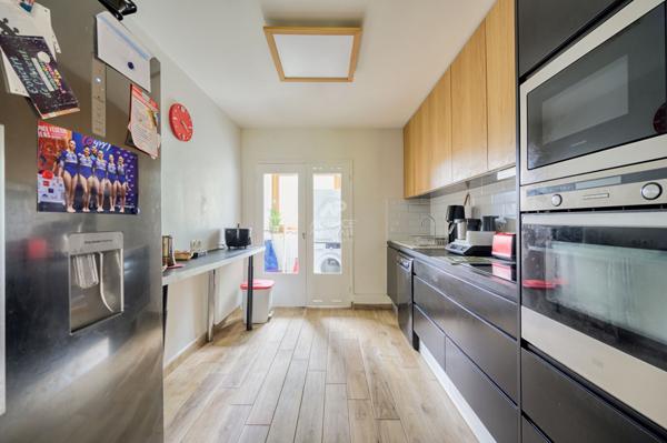 CHAVILLE - Dernier étage appartement familiale traversant de 5 pièces. 565 000 € **  - Référence  753-C
