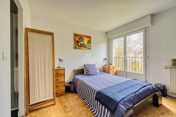 CHAVILLE - Dernier étage appartement familiale traversant de 5 pièces. 565 000 € **  - Référence  753-C