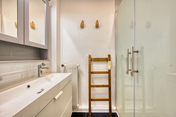 CHAVILLE - Dernier étage appartement familiale traversant de 5 pièces. 565 000 € **  - Référence  753-C