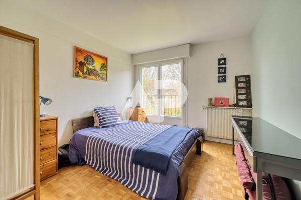 CHAVILLE - Dernier étage appartement familiale traversant de 5 pièces. 565 000 € **  - Référence  753-C
