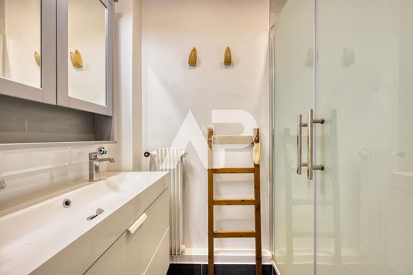 CHAVILLE - Dernier étage appartement familiale traversant de 5 pièces. 565 000 € **  - Référence  753-C