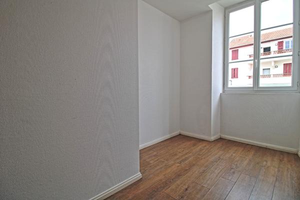 Appartement Dax 3 pièces 86 m2 + 2 parkings + cave