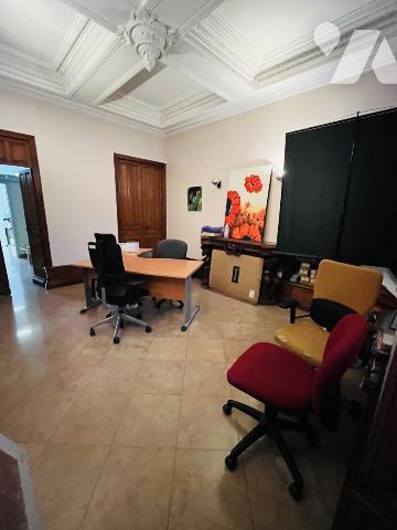 LOCAUX PROFESSIONNELS