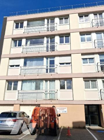 APPARTEMENT T3 + GARAGE EQUEURDREVILLE CENTRE