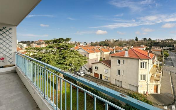 Appartement à vendre    3 pièces • 81 m2 Valence