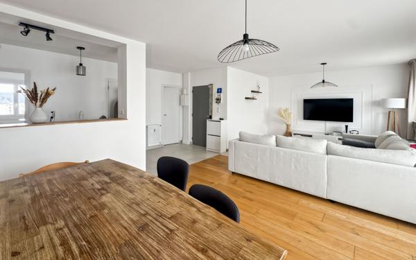 Appartement à vendre    3 pièces • 81 m2 Valence