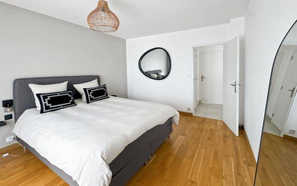 Appartement à vendre    3 pièces • 81 m2 Valence