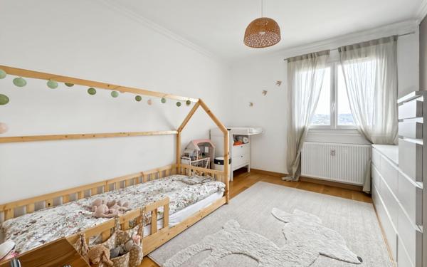 Appartement à vendre    3 pièces • 81 m2 Valence